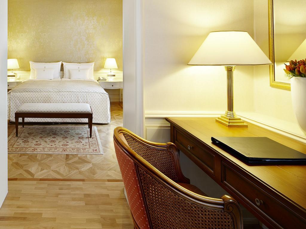 Colombi Hotel Freiburg im Breisgau Eksteriør billede A room at the Mandarin Oriental, Munich